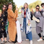 Am 2. Mai 2022 heißt es wieder: #LifeisbetterinaBademantel (@ Therme Wien/Mayer-Rohrmoser) Fünf junge Leute im Bademantel